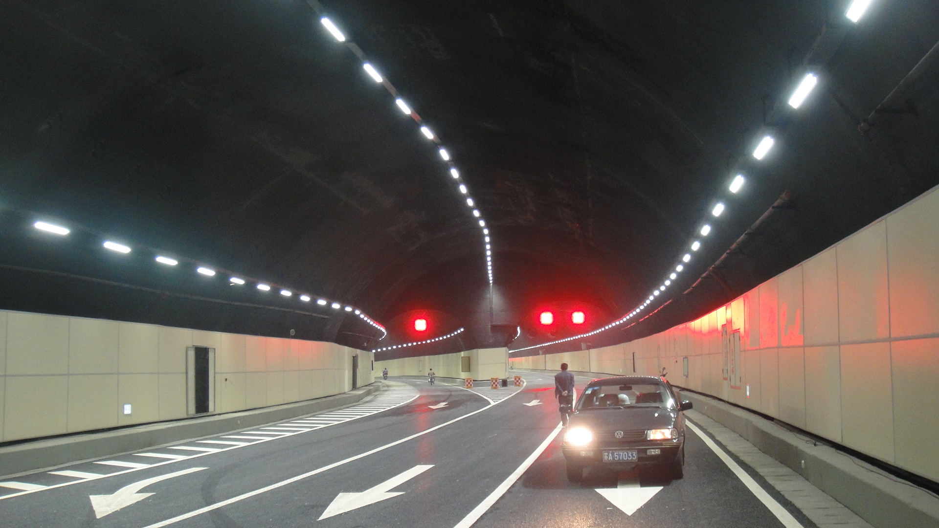 18营盘路湘江隧道内景.JPG
